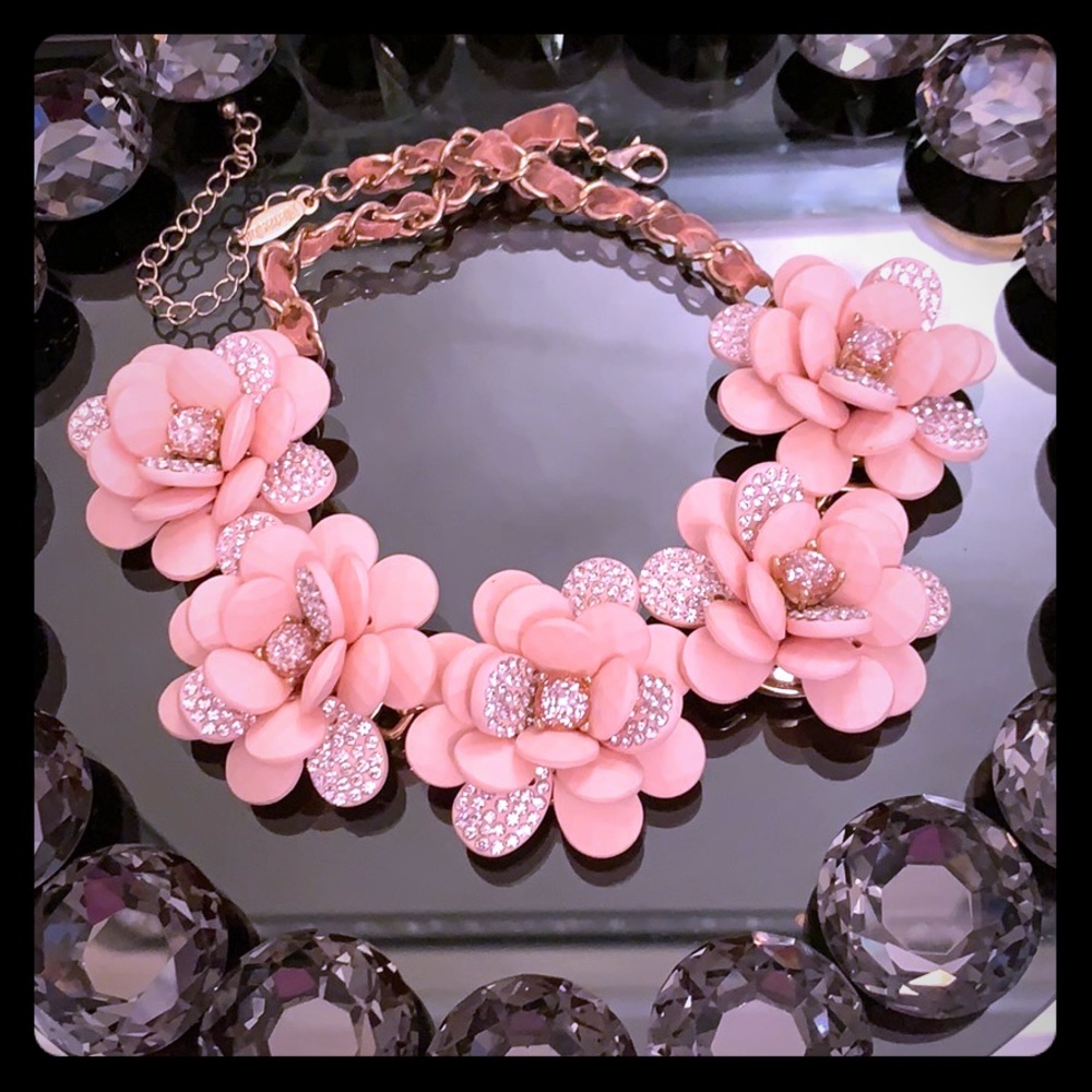 💥💥Necklace flowers 🌸